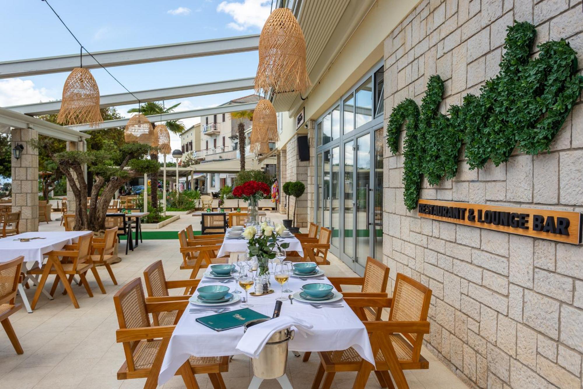Hotel Adria Malinska Exterior photo