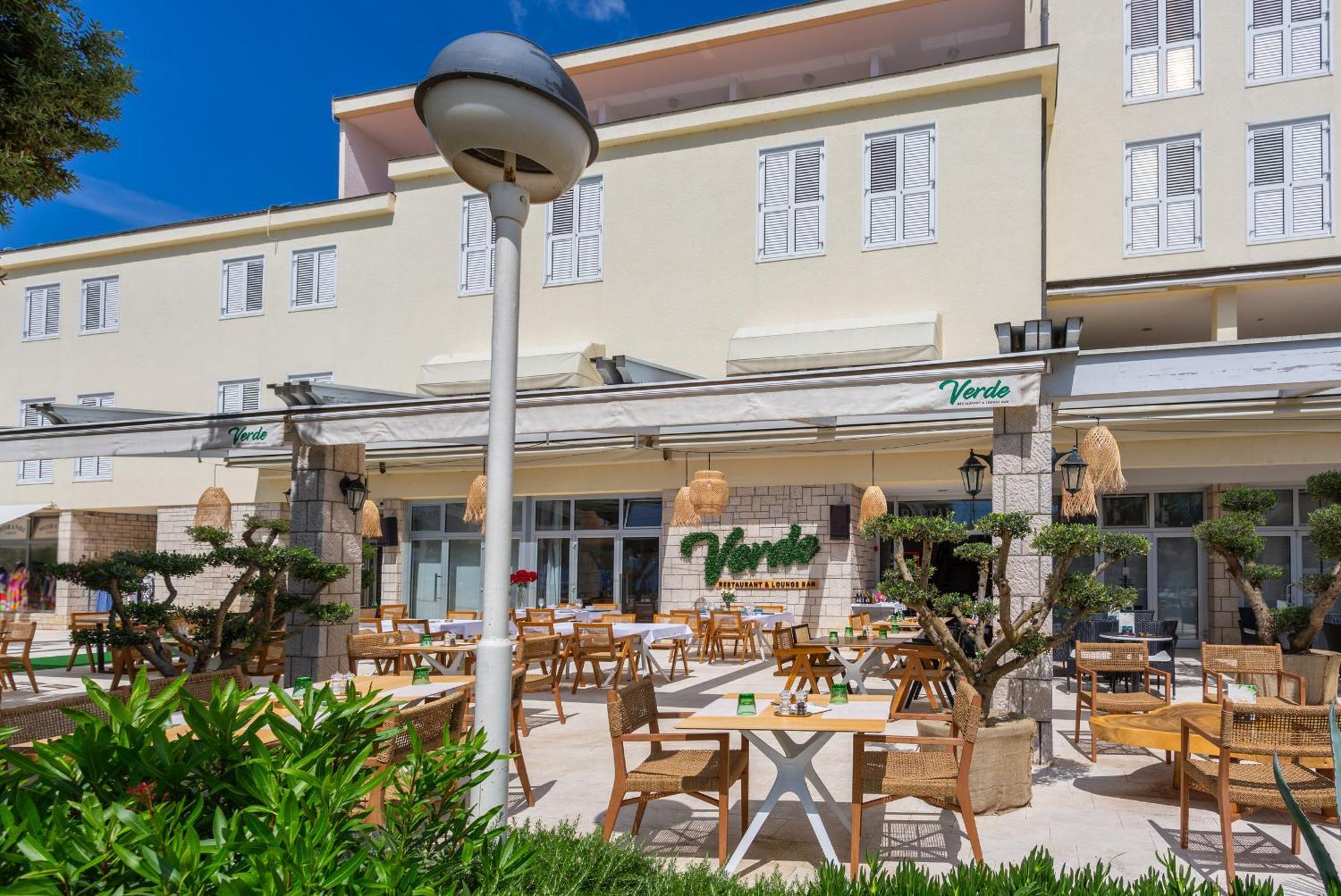 Hotel Adria Malinska Exterior photo